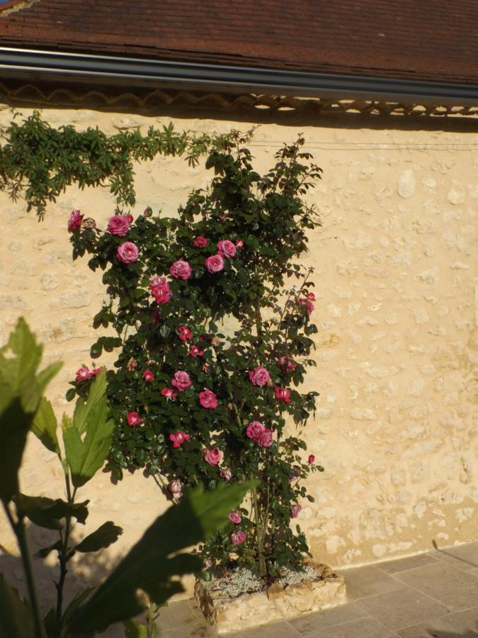 Bed & Breakfast Au Calme Lalinde Exterior photo
